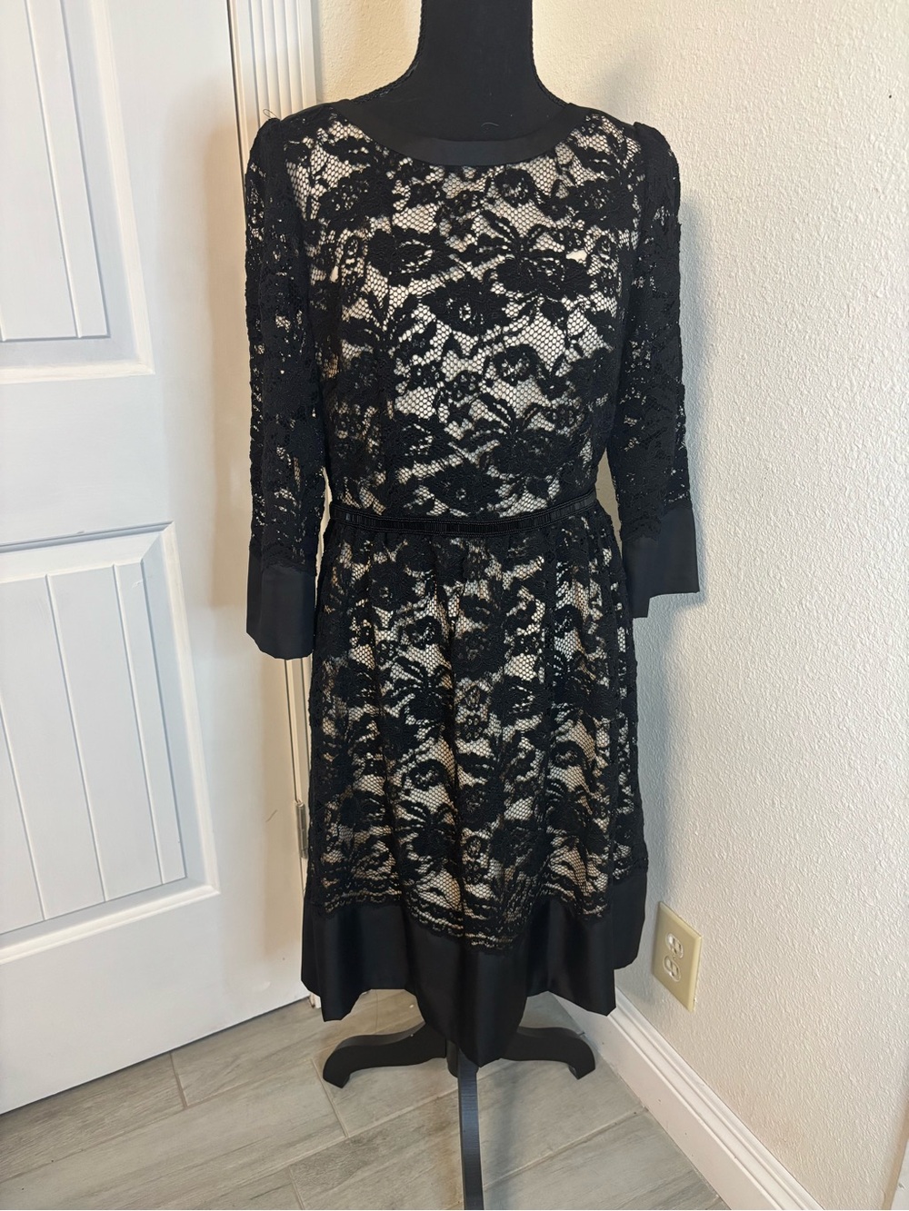 ANTONIO MELANI Black Lace Overlay Long-Sleeve A-Line Dress
